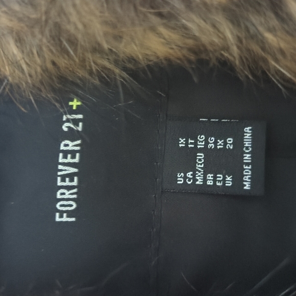 Forever 21+ 70s Retro Brown Plaid Trench Coat w Detachable Faux Fur Collar - Picture 4 of 4